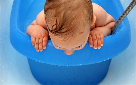 baba fürdetése nyugtató habbal