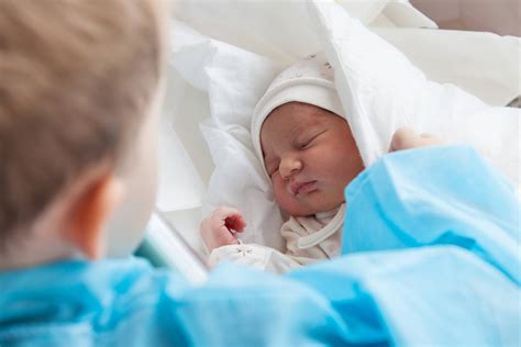 szülők és újszülött