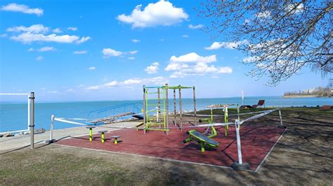 Siófoki iskola a Balaton partján