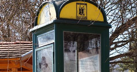 A Remeteszőlősi Örkény-emlékpark telefonfülkéje