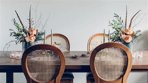 Esküvői tortaállványok és dekorációs kellékek