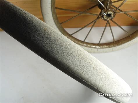 Különböző típusú babakocsik