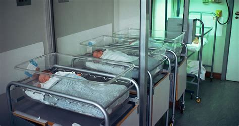 Infografika a kórházban hagyott csecsemők számáról Magyarországon