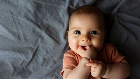 A csecsemő bőrszínének változása