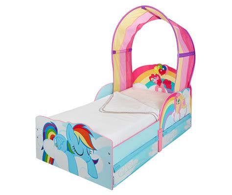 Gyerekágy baldachinnal