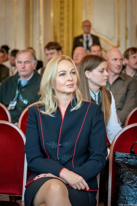 Infografika a plagiocefália okairól és megelőzéséről