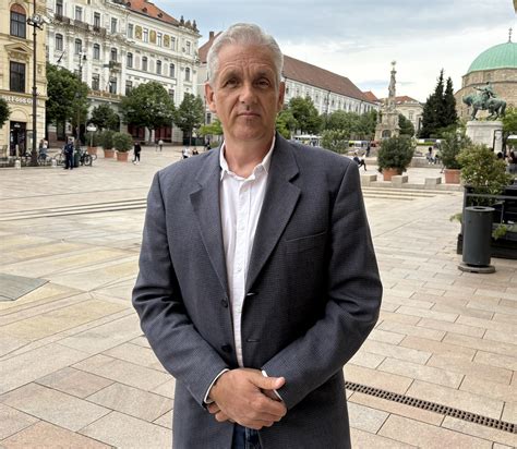 Illusztráció egy békés megbeszélésről, szemben a vitával