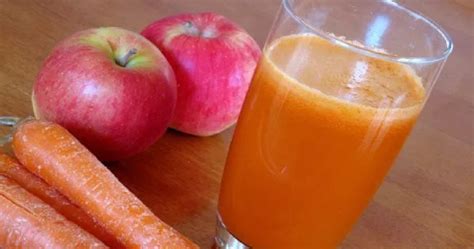 Alma és sárgarépa turmixban