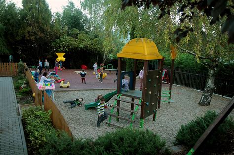 Bölcsőde játszóudvar