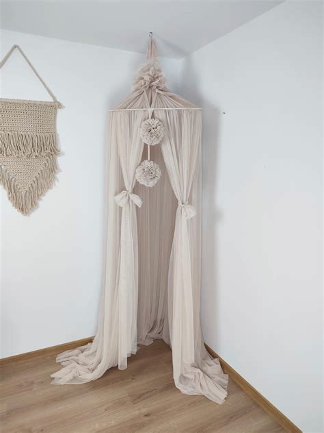 Baldachin a gyerekszobában