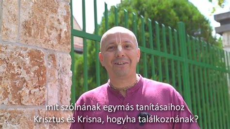 Krisna-tudatú hívők templomban énekelnek és imádkoznak