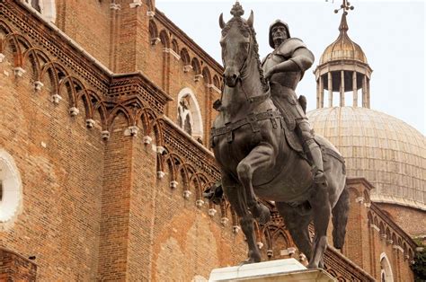 Colleoni lovasszobor gipszmásolata a Csillagerődben