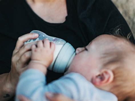 Anyatej tárolása hűtőben