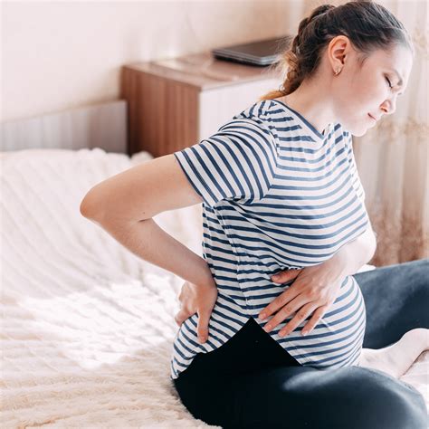 A terhesség alatti derékfájdalom okai és megelőzése