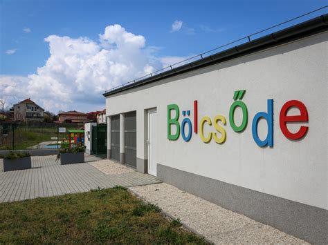 Bölcsődei környezet kisgyermekekkel