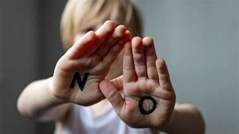 Gyermeknevelési módszerek infografika