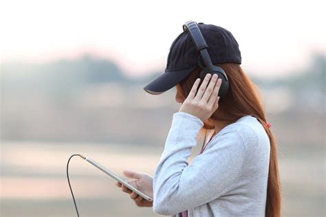 Zenehallgatás várandós kismamával