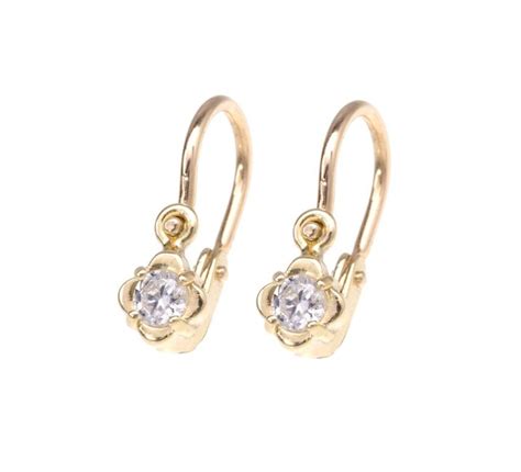 Arany baba fülbevalók különböző mintákkal