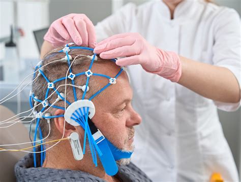 EEG felvétel, amely az agy elektromos aktivitását mutatja