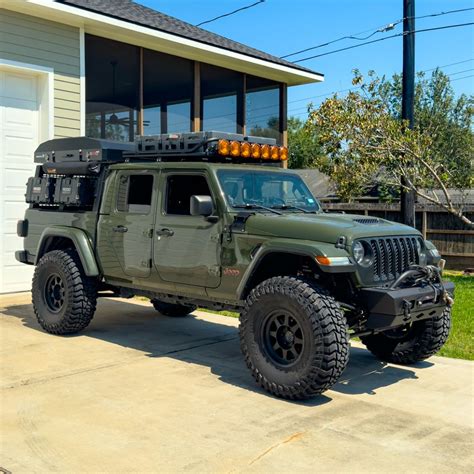 Jeep Overland babakocsi összecsukva