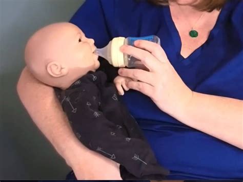 cumisüveges etetés paced bottle feeding technikával