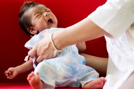 megrázott csecsemő agyának sérülése