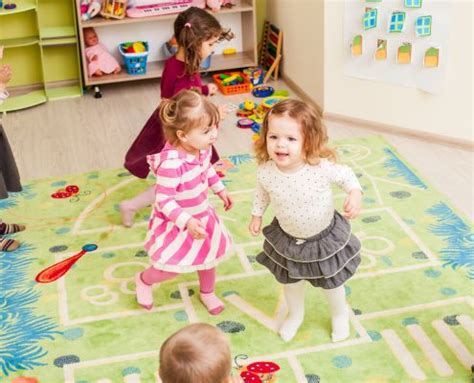 Gyermekek bölcsődében