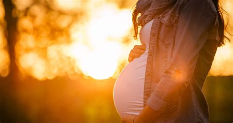 Terhes kismama pihen