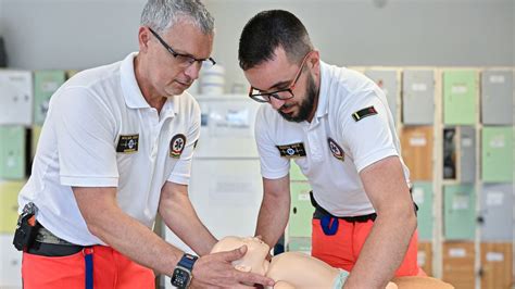 Újraélesztés csecsemőn