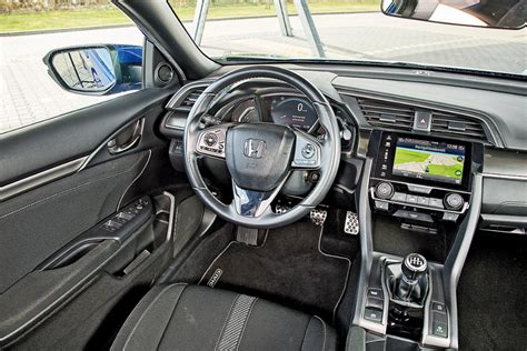 Honda CR-V belső tér gyerekülésekkel