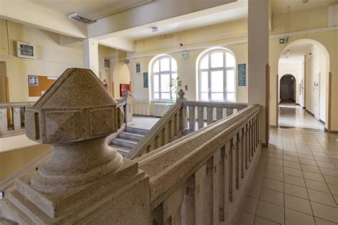 Egészségtudományi Kar épülete és laboratóriumai