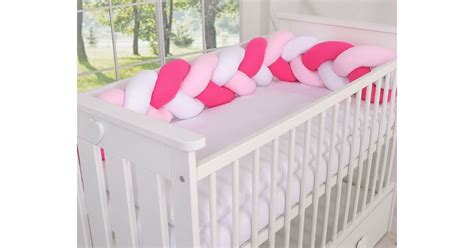 Baba biztonságban alszik a fonott rácsvédővel