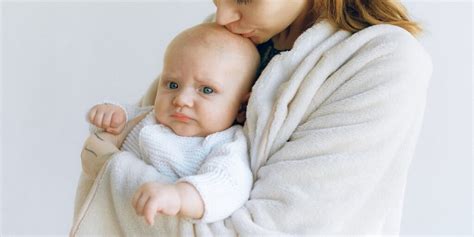 Csecsemő orrfolyással