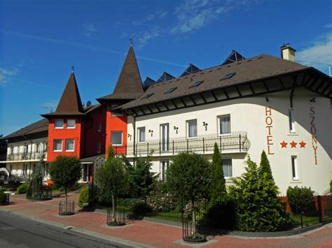 Szőnyi Hotel és Étterem kertje játszótérrel