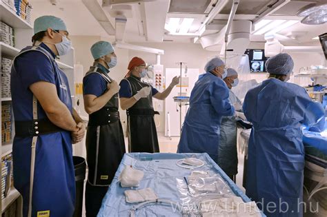 Szívsebészeti beavatkozás illusztrációja