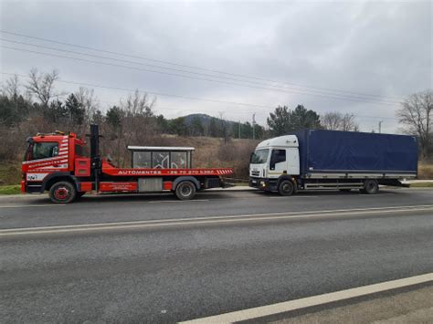 teherautó szállítás közben