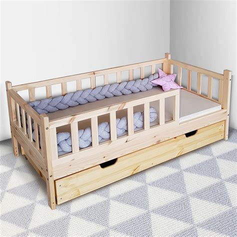 Gyermekágy leesésgátlóval