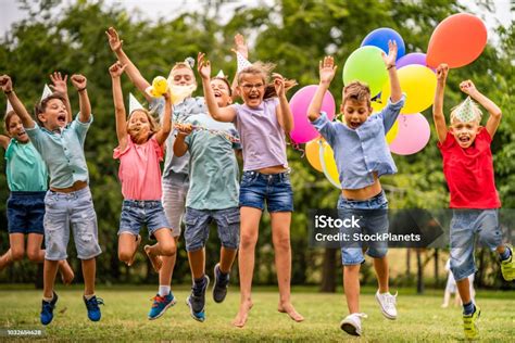 gyerekek a természetben