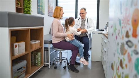 Gyermekorvos és szülő