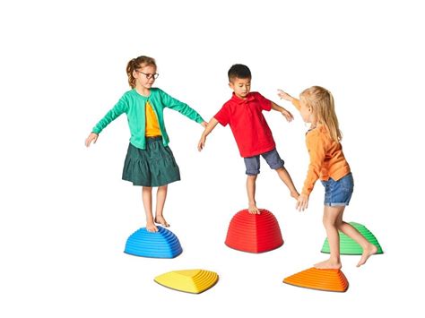 gyerekek mozgásfejlesztő játékkal
