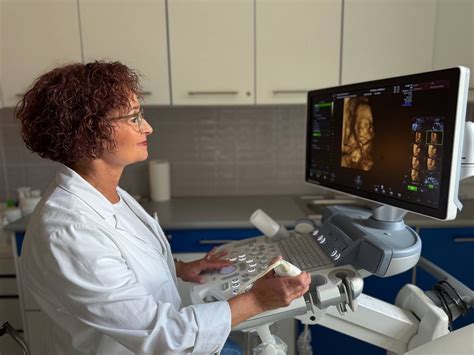 szülész-nőgyógyász szakorvos