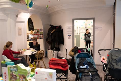 gyerekbarát közösségi tér a HellóAnyu! kávézóban