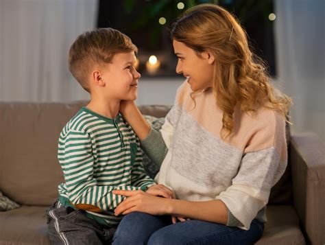 Baba és szülő szoros kapcsolata