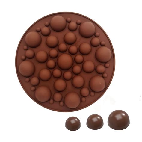 Különböző méretű tortaformák