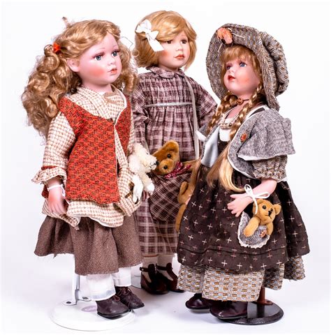 porcelánbaba jelzései