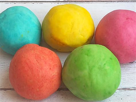 Házi készítésű gyurma hozzávalói