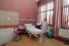 Szülőszoba szülő-káddal